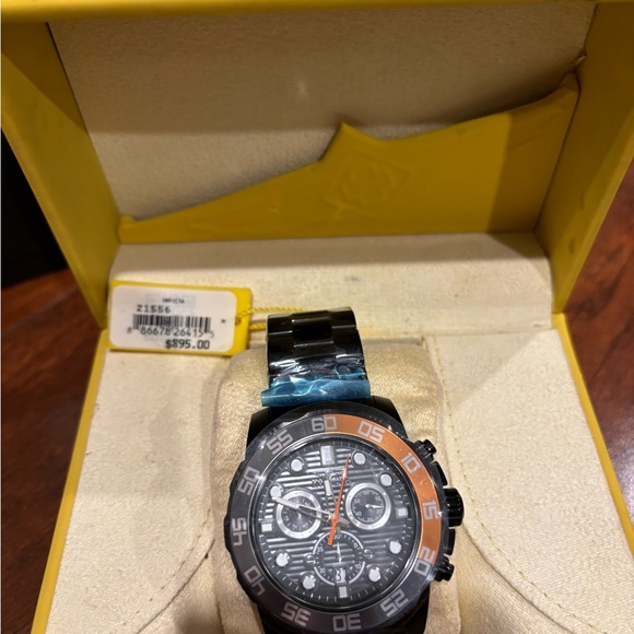 INVICTA Pro Diver Men Model 21556 - Men's Watch Quartz - Picture 2 of 9